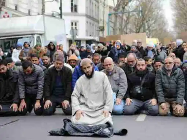 Caution Muslims! The Prayers Are Meant To Be Observed Within Its Time (Must Read)